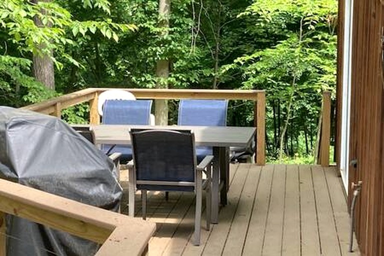 Cabins (United States of America, --, --)