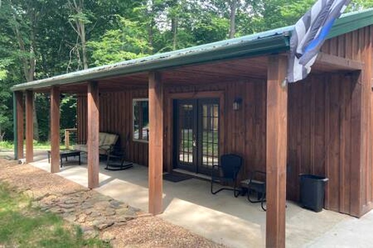 Cabins (United States of America, --, --)