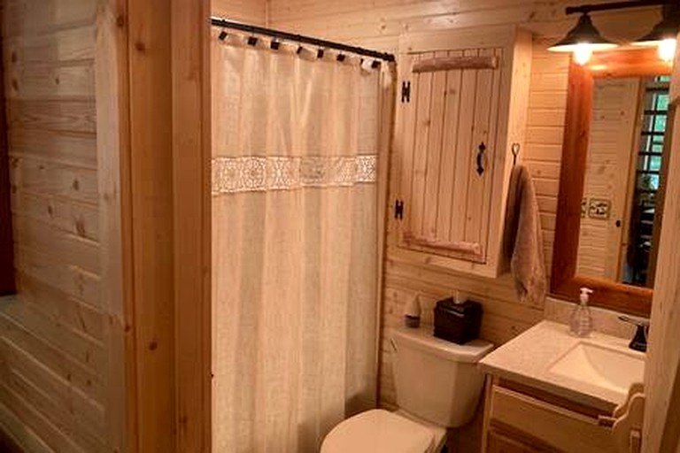 Cabins (United States of America, --, --)