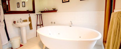 Modern Cabin Getaway with an Outdoor Spa Bath in West Kentish, Tasmania photo 3