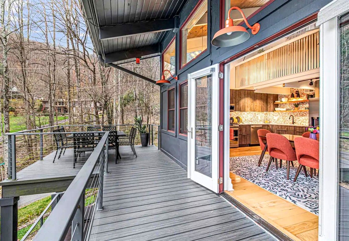 Cozy Mountain Escape with Panoramic Views & Hot Tub near Great Smoky Mountains, Waynesville, NC