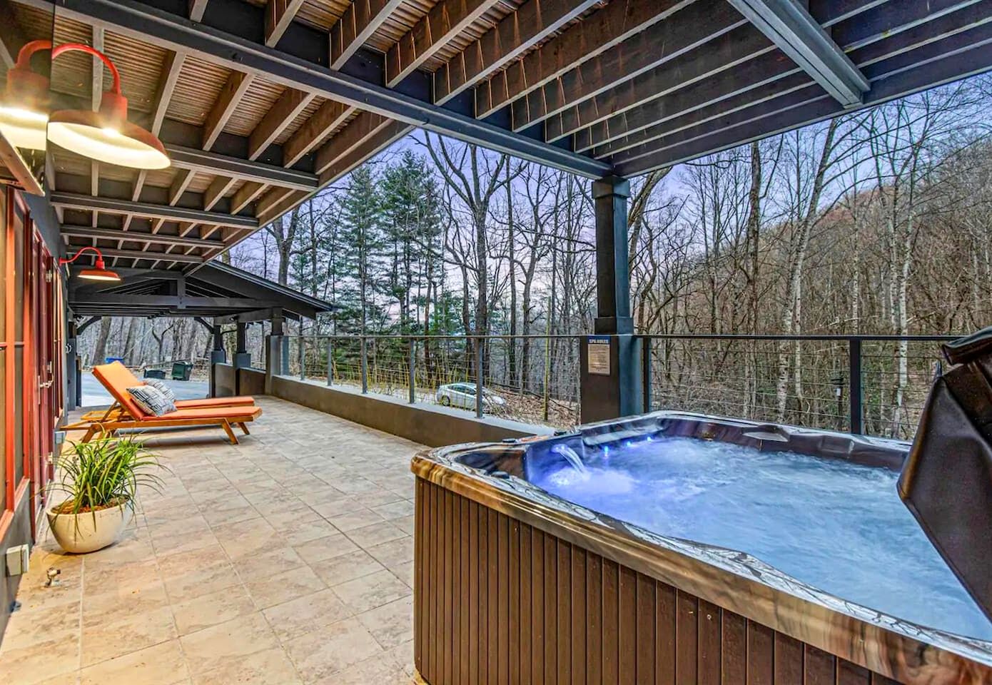 Cozy Mountain Escape with Panoramic Views & Hot Tub near Great Smoky Mountains, Waynesville, NC