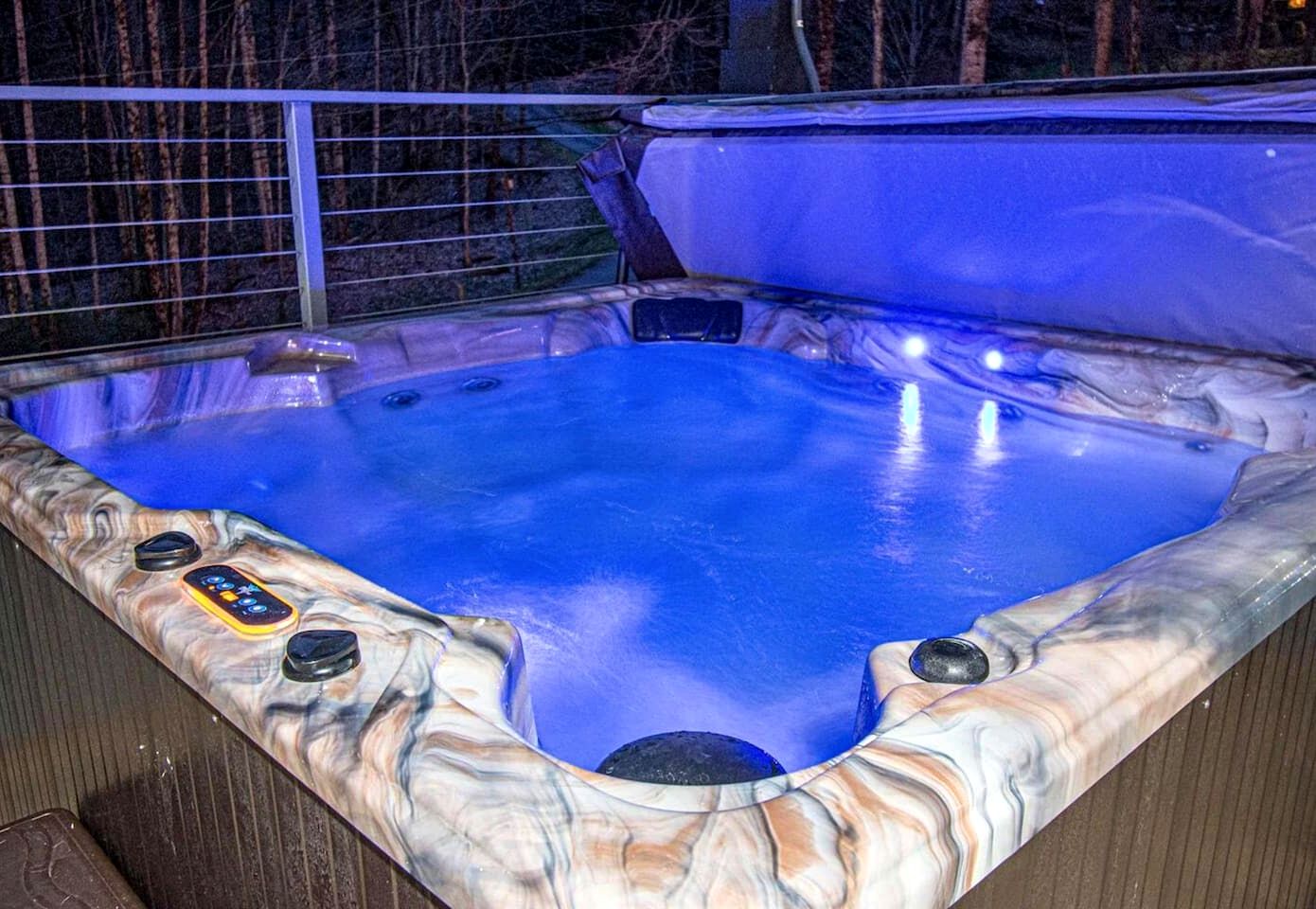 Cozy Mountain Escape with Panoramic Views & Hot Tub near Great Smoky Mountains, Waynesville, NC