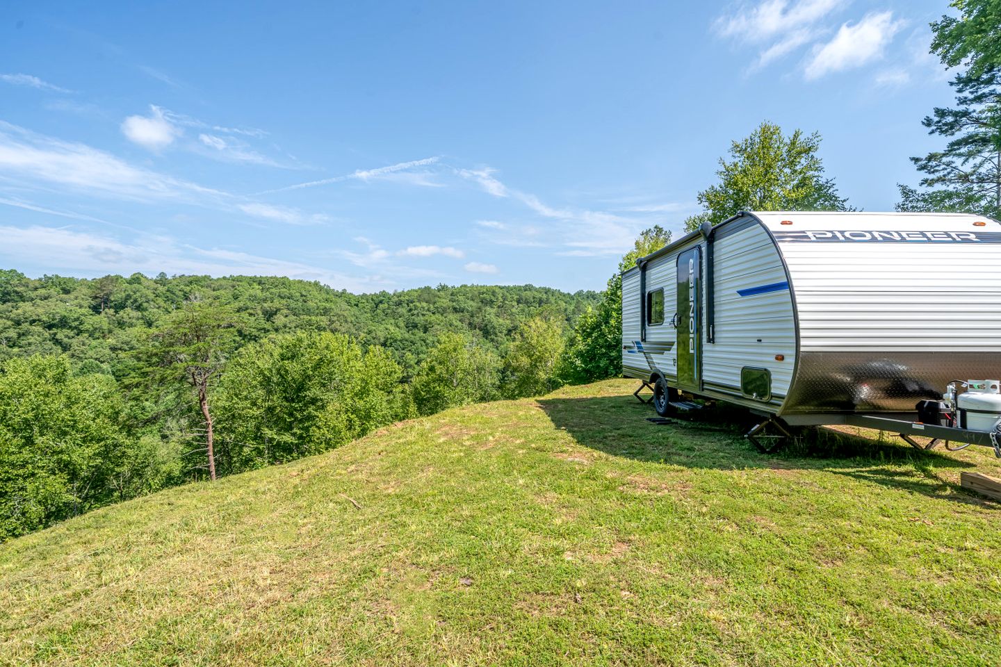 Charming Riverside Camper with Pool, Pickleball & Trails near Blue Ridge, Georgia