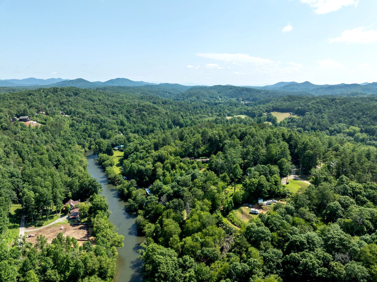 Charming Riverside Camper with Pool, Pickleball & Trails near Blue Ridge, Georgia