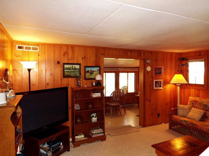 Cabins (Loon Lake, Washington, United States)