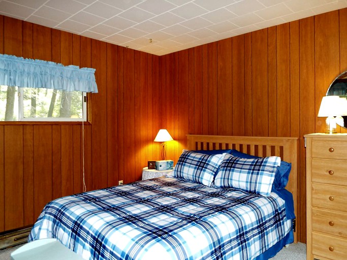 Cabins (Loon Lake, Washington, United States)