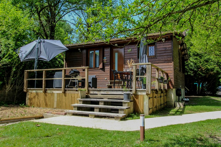 Cute Cottage with Canoes and Direct Acces to the Loing River near Bourron-Marlotte, France
