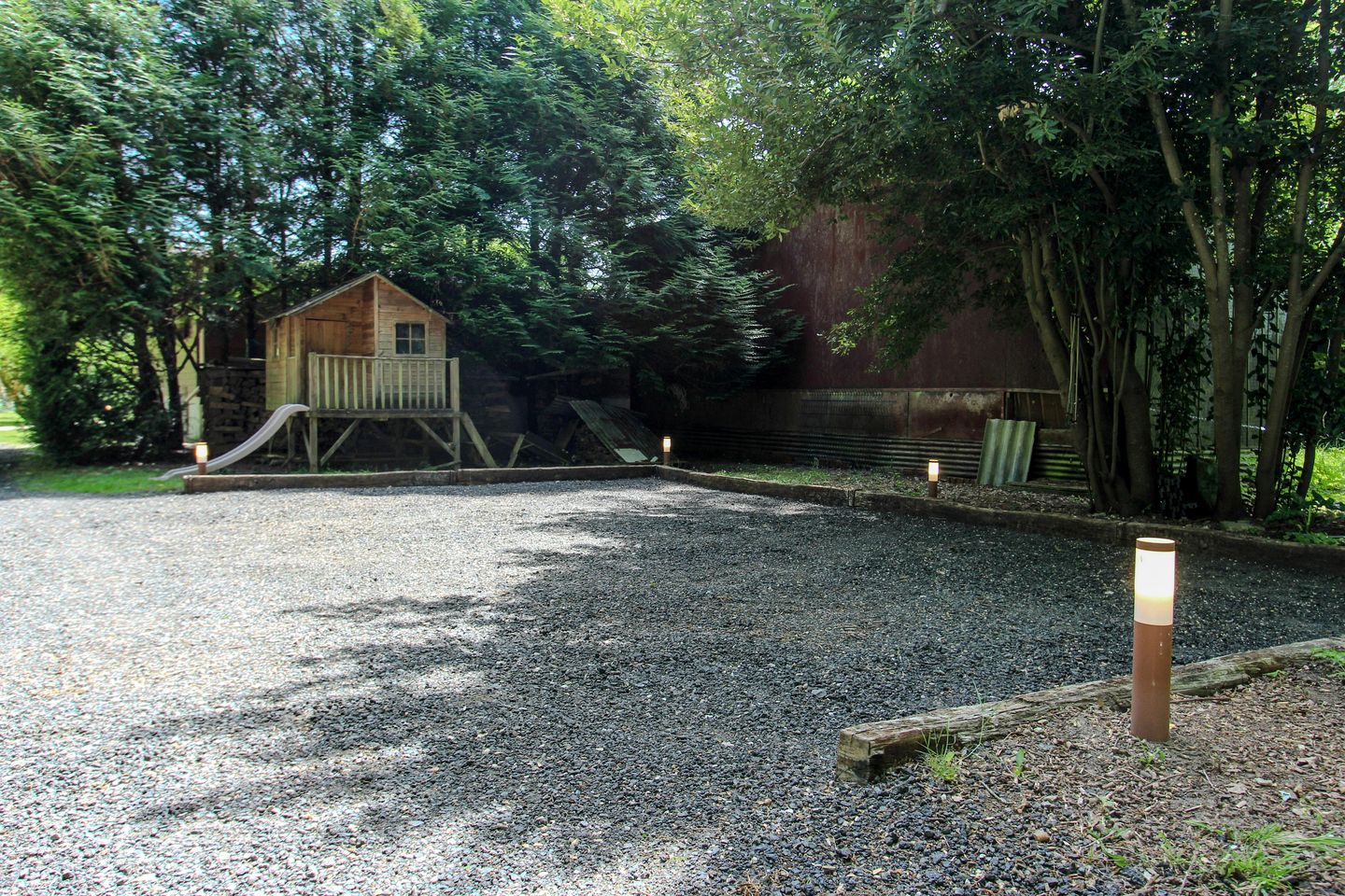 Cute Cottage with Canoes and Direct Acces to the Loing River near Bourron-Marlotte, France