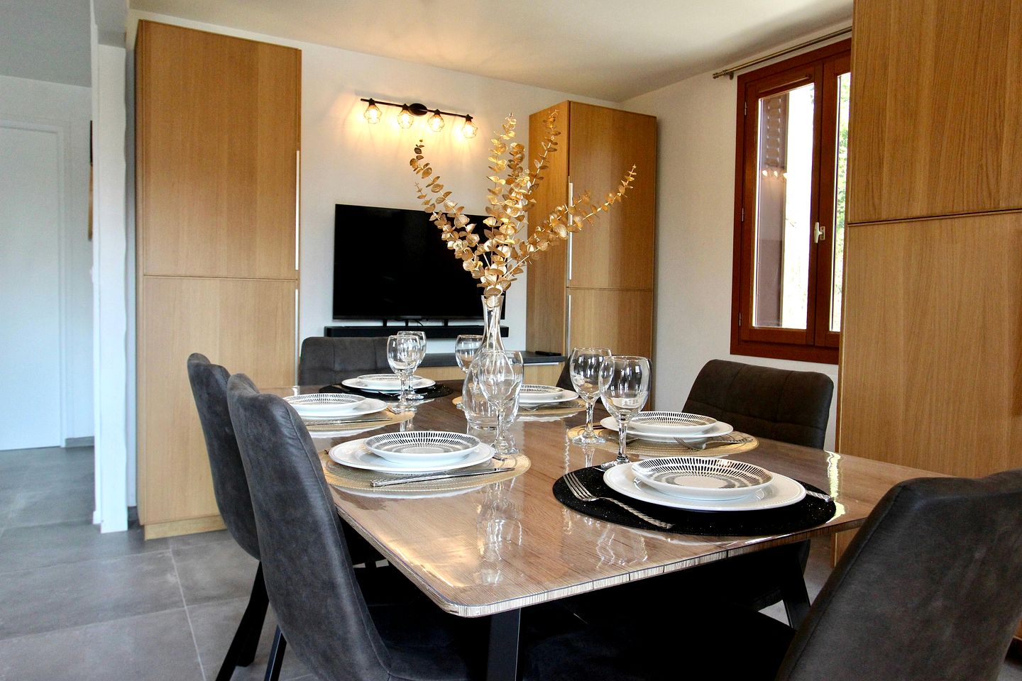 Cute Cottage with Canoes and Direct Acces to the Loing River near Bourron-Marlotte, France