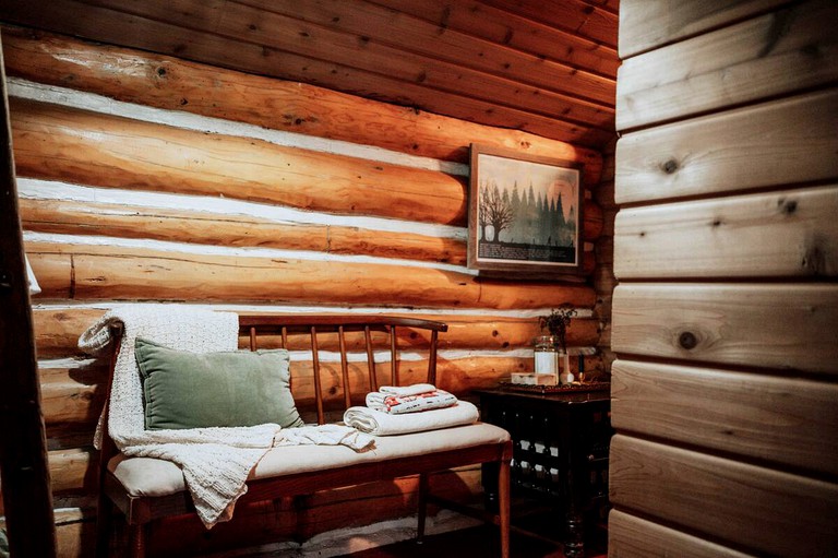 Pine Crest Resort, Cabins 27288, Republic, United States of America