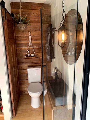 Cottages (Hamilton, North Island, New Zealand)