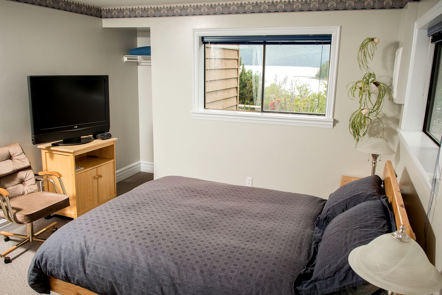 Cozy Vacation Rental with Views in Haida Gwaii, British Columbia