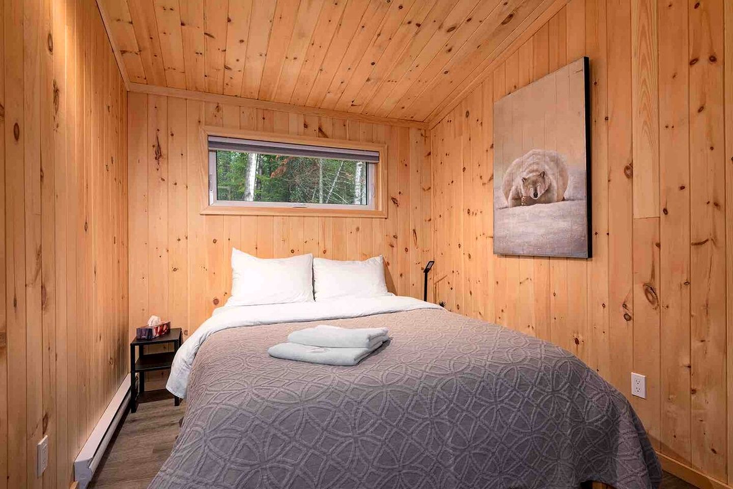 Wonderful Cottage with Hot-tub and Fire Pit in Baie Saint Paul, Quebec