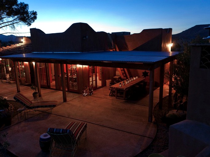 Villas (Pioneertown, California, United States)