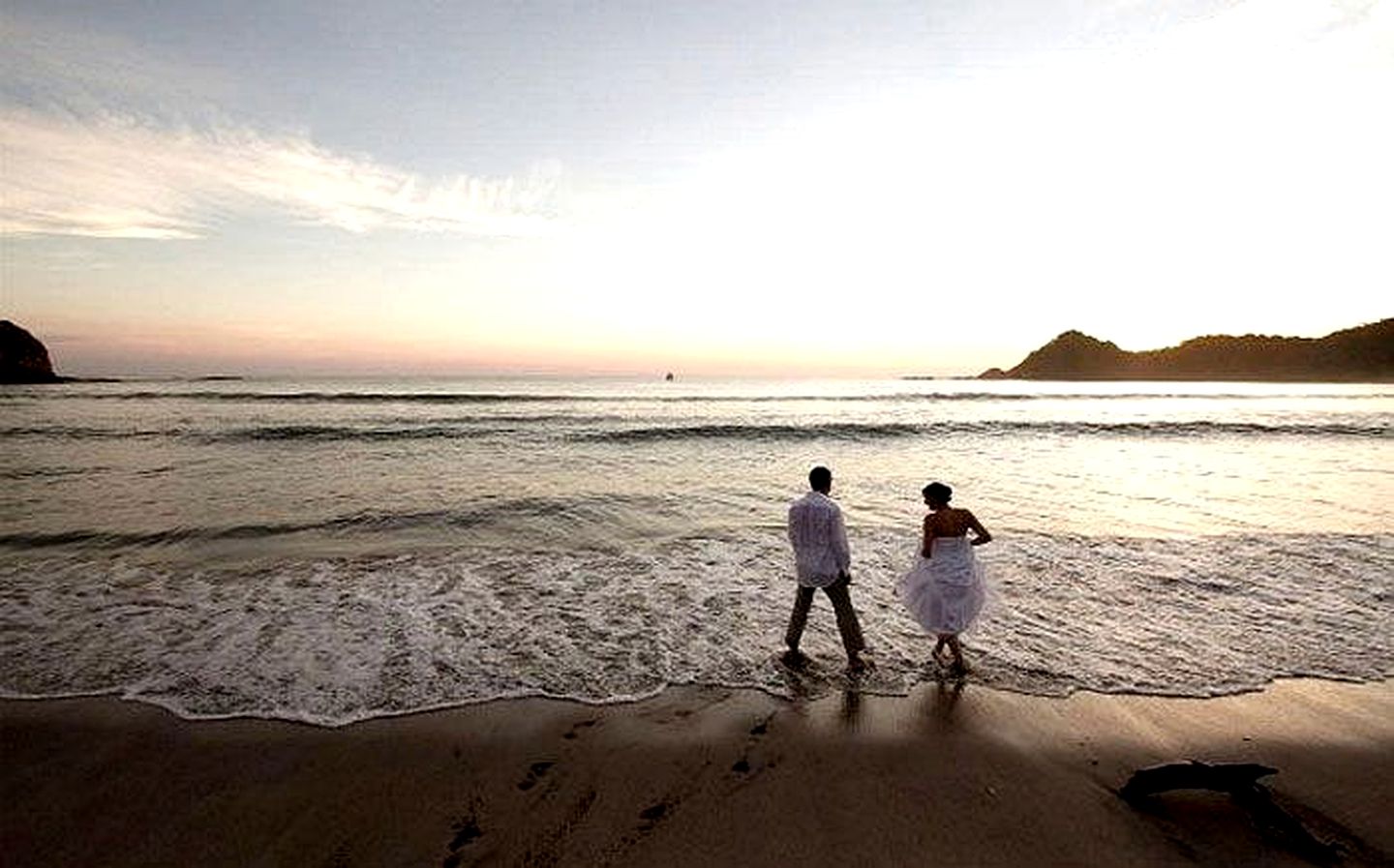 Eco-Bungalows Open to the Ocean, Playa Ocotal, Nicaragua