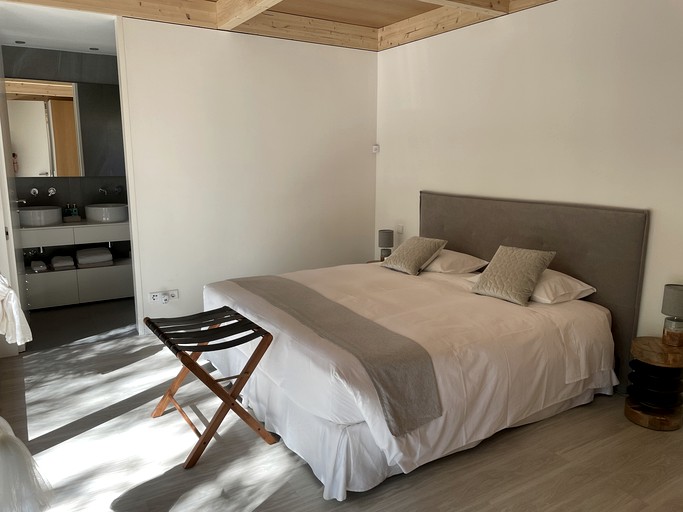 Vacation Rentals (Portugal, --, --)