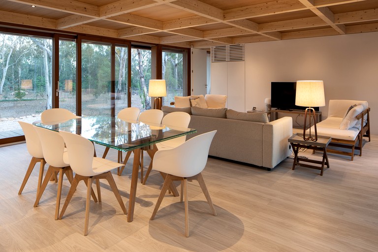 Vacation Rentals (Portugal, --, --)