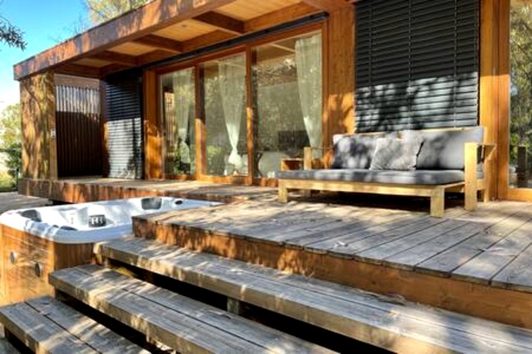 Vacation Rentals (Portugal, --, --)