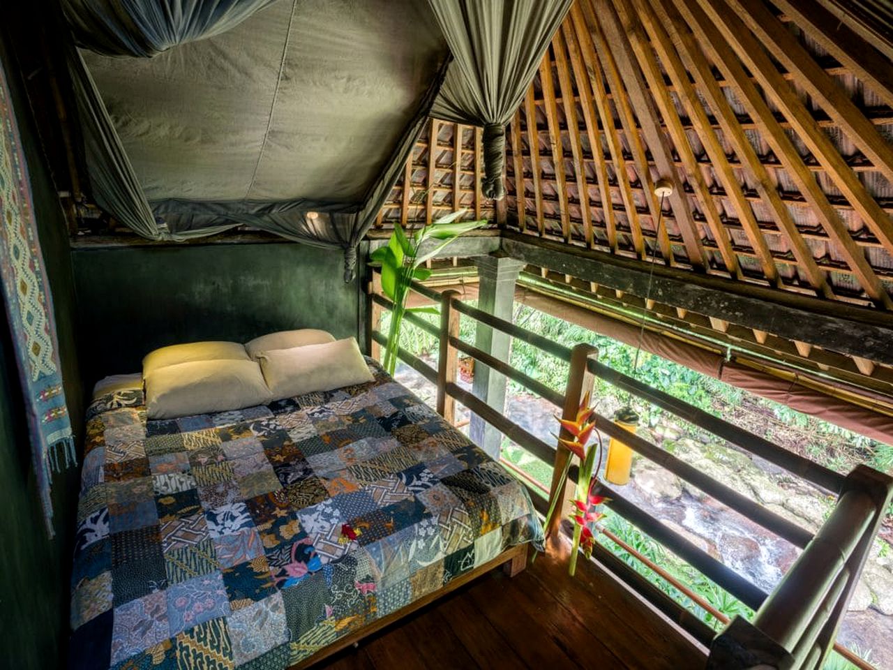 Eco-Friendly Bungalow with Stunning Jungle Views in Bali