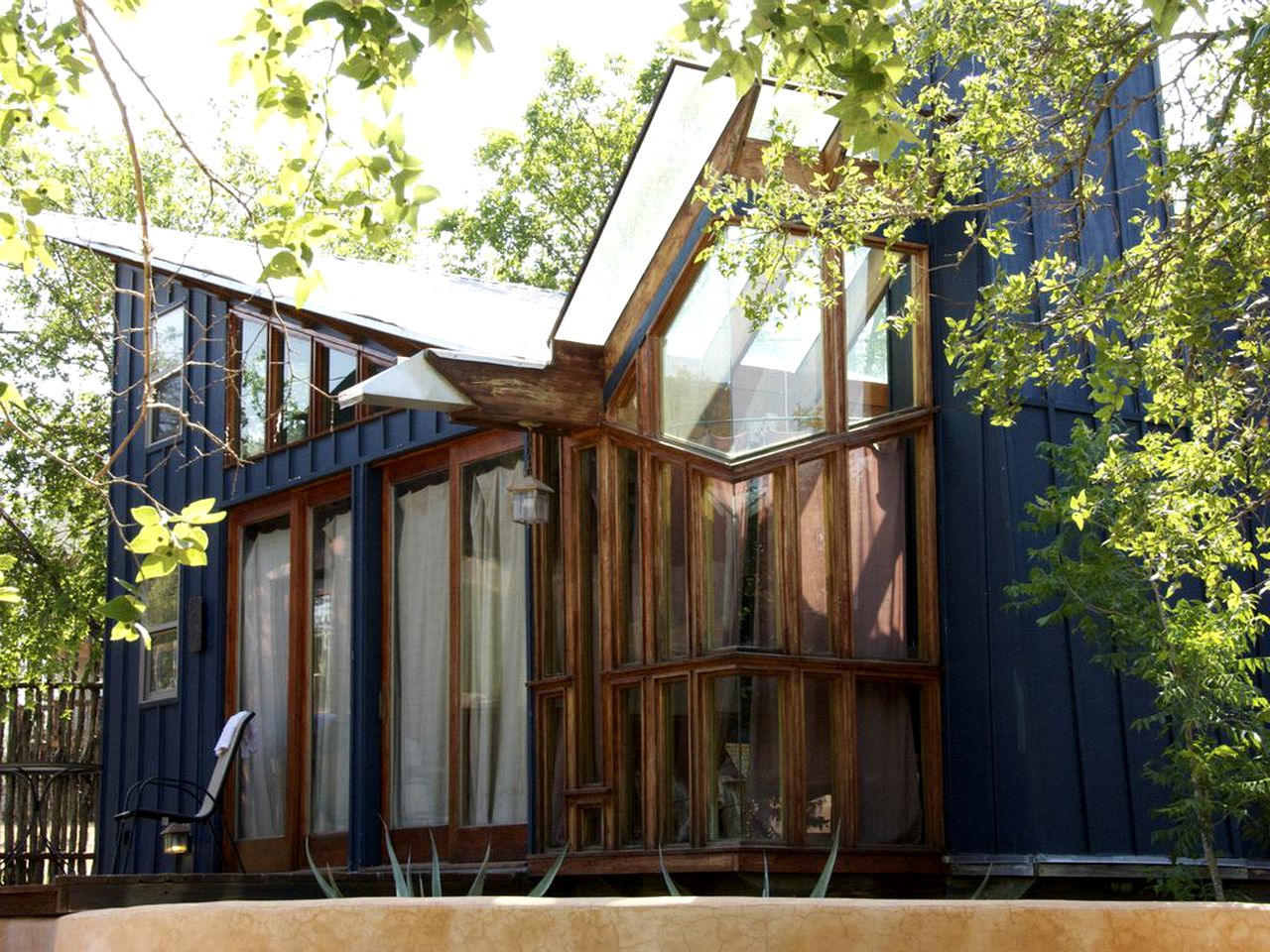 Magical Lakefront Eco-Cabin on Lake Travis, Spicewood, Texas