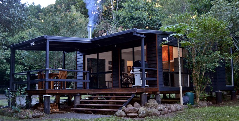 Glamping Sunshine Coast: Eco-cabin rental near Lamington National Park, Australia