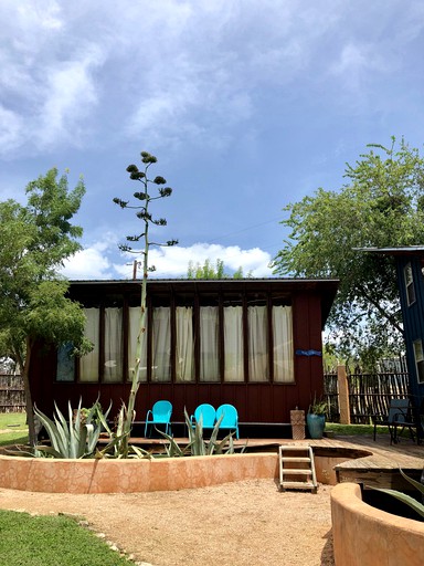 Cabins (Spicewood, Texas, United States)