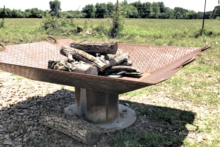 Containers (Round Top, Texas, United States)