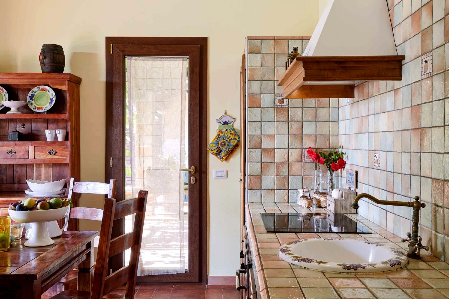 Eco-Friendly Cottage by the Sea with Pool and Picnic Space in Lido di Noto, Sicily