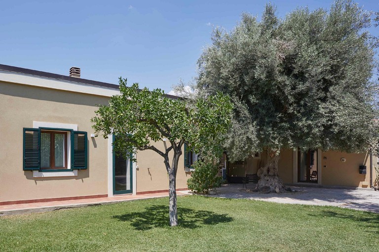 Cottages (Italy, Lido di Noto, Sicily)