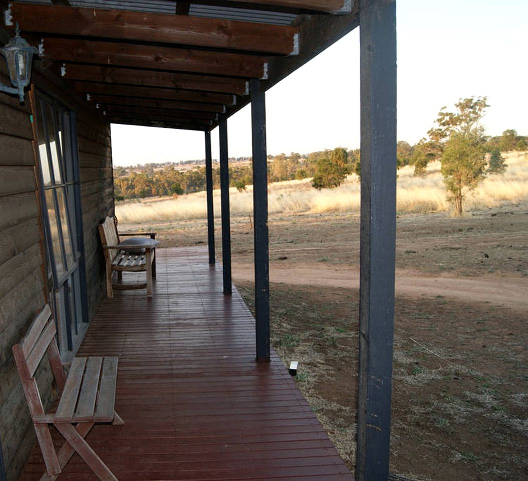 Eco-Friendly Country Cottage on Horse Farm near Baringhup, Victoria