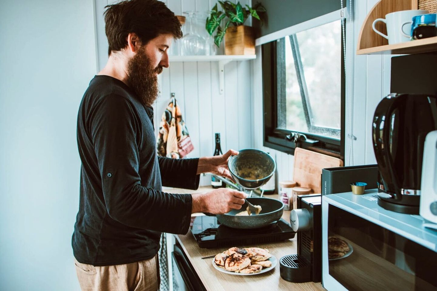 Eco-Friendly and Pet-Friendly Tiny House with Beautiful River Views in Tasmania, Australia
