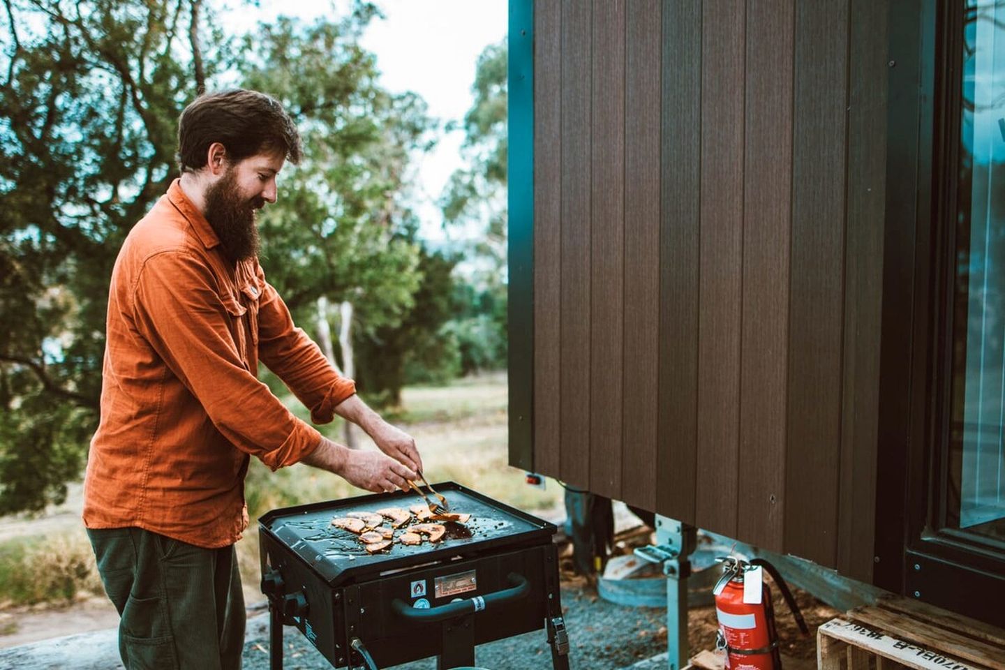 Eco-Friendly and Pet-Friendly Tiny House with Beautiful River Views in Tasmania, Australia