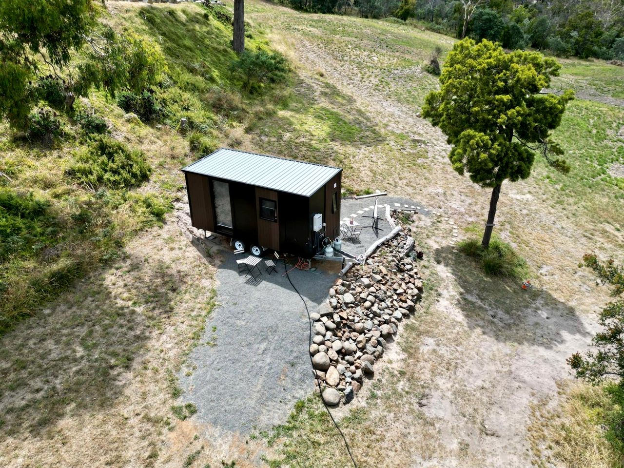 Eco-Friendly and Pet-Friendly Tiny House with Beautiful River Views in Tasmania, Australia