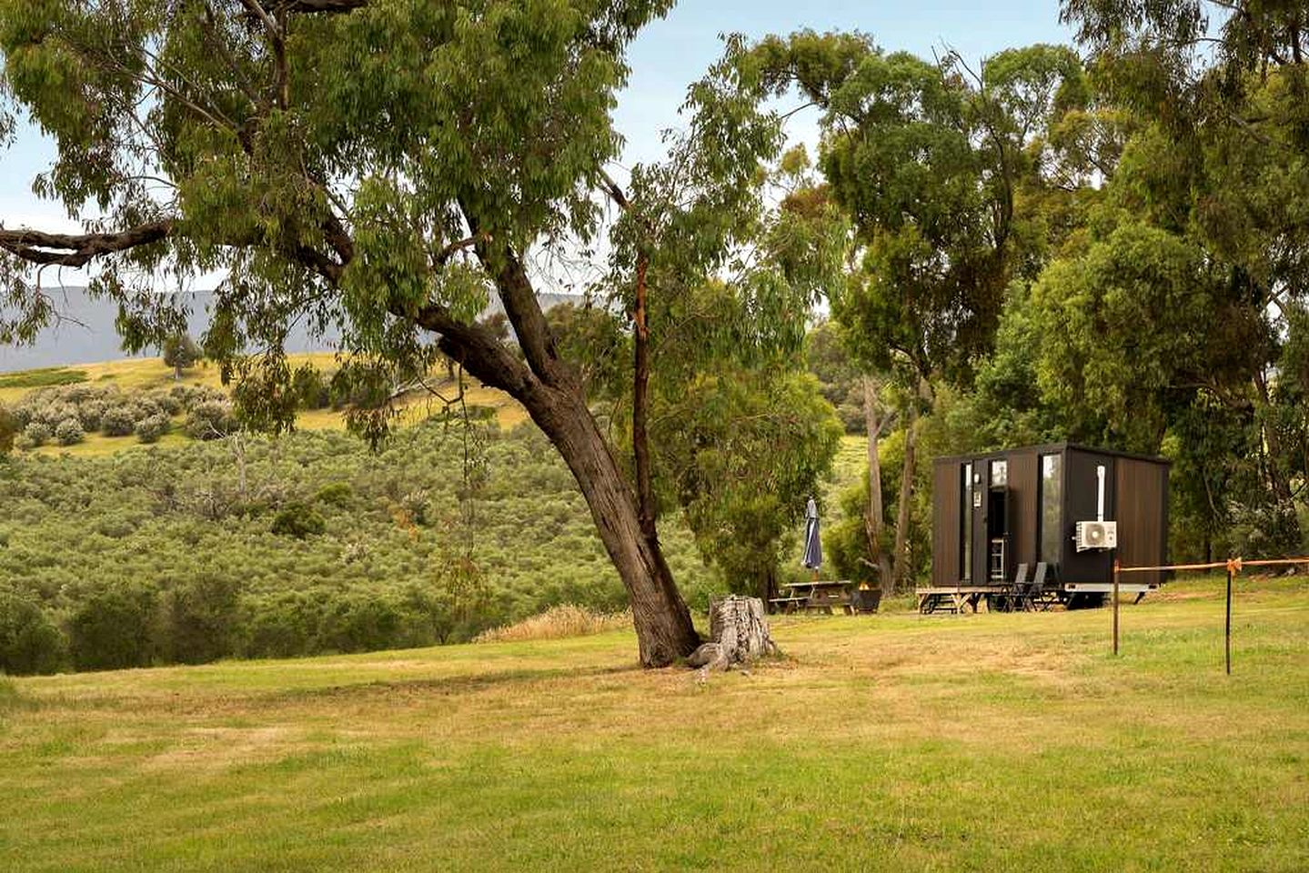 Eco-Friendly Tiny House in an Olive Grove on a Sustainable Organic Olive Farm for a Peaceful Outdoor Experience in Taggerty, Victoria