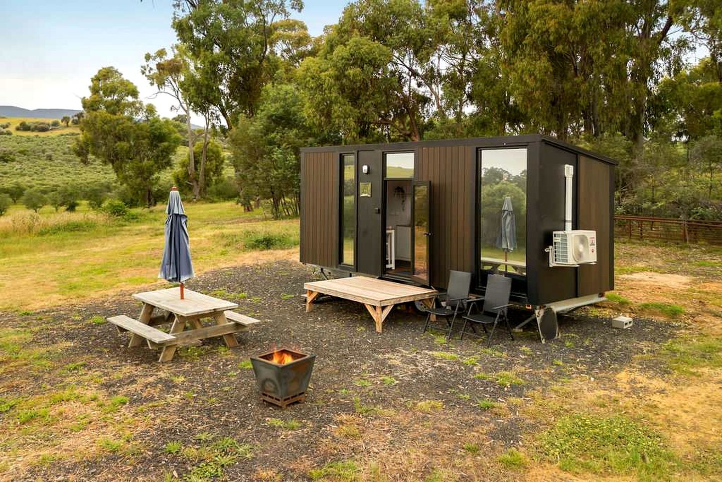 Eco-Friendly Tiny House in an Olive Grove on a Sustainable Organic Olive Farm for a Peaceful Outdoor Experience in Taggerty, Victoria