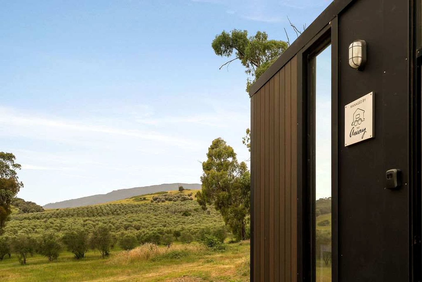 Eco-Friendly Tiny House in an Olive Grove on a Sustainable Organic Olive Farm for a Peaceful Outdoor Experience in Taggerty, Victoria