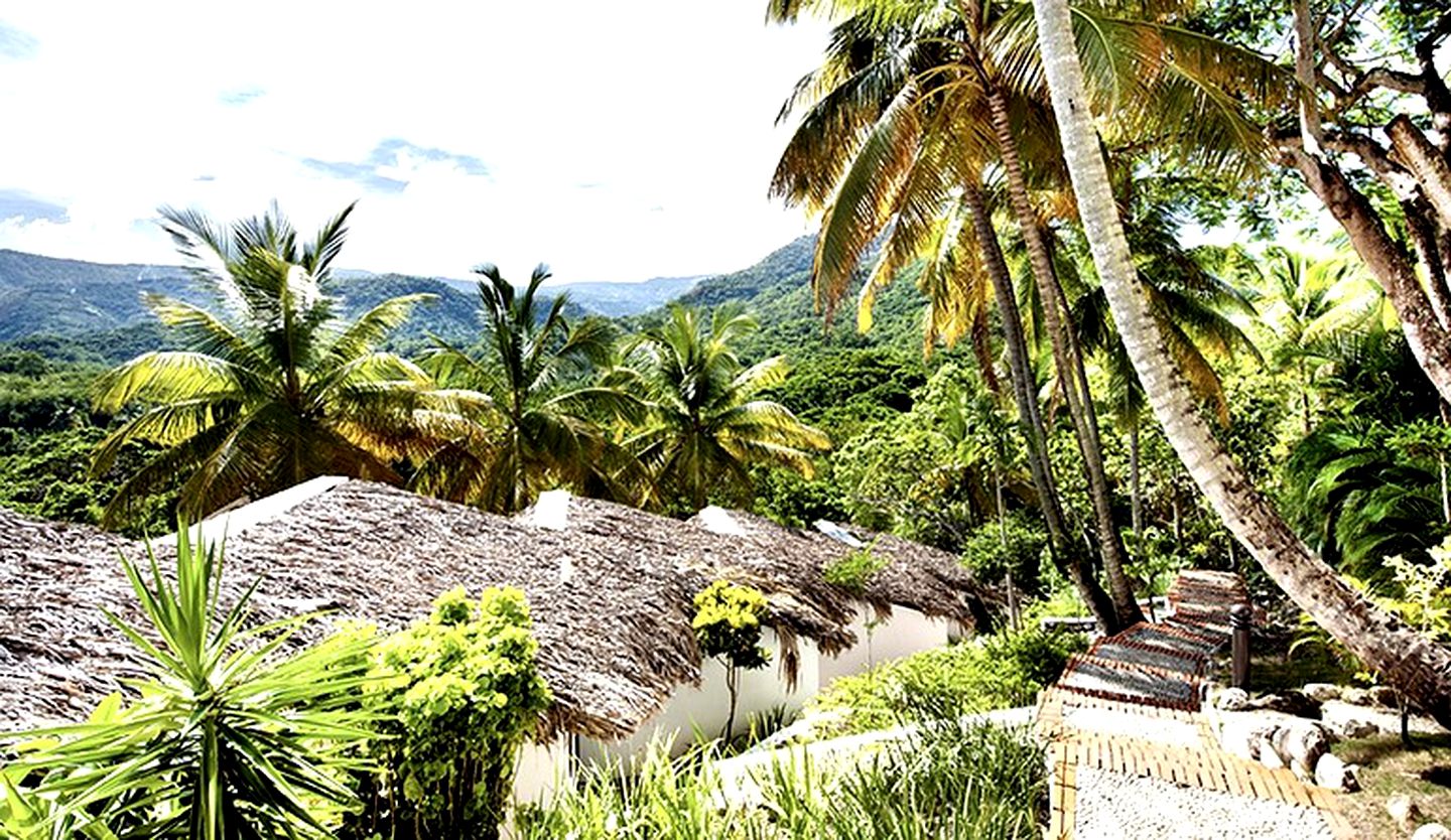 Eco-Lodge Rooms with Amazing View of Caribbean Sea in Barahona, Dominican Republic
