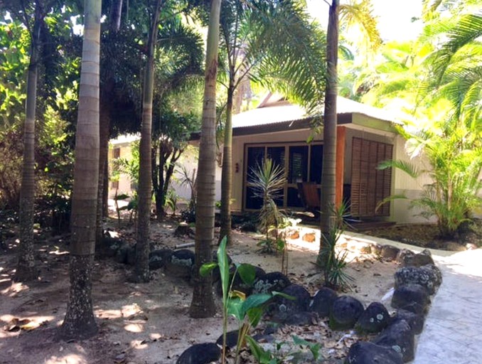 Cottages (Mission Beach, Queensland, Australia)