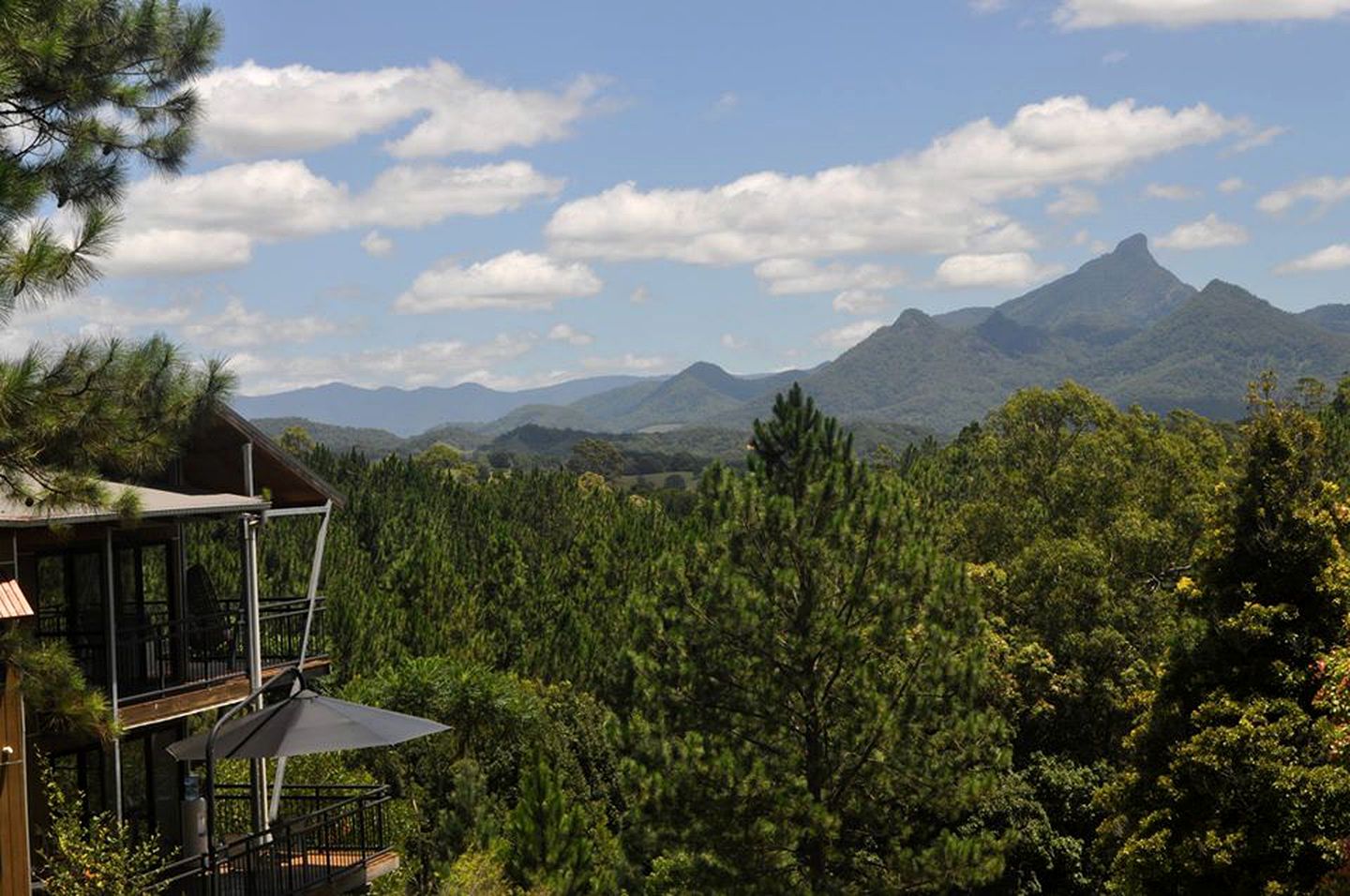 Sleek Uki Accommodation in the Tweed Hinterland Ideal as a Couples Retreat, NSW