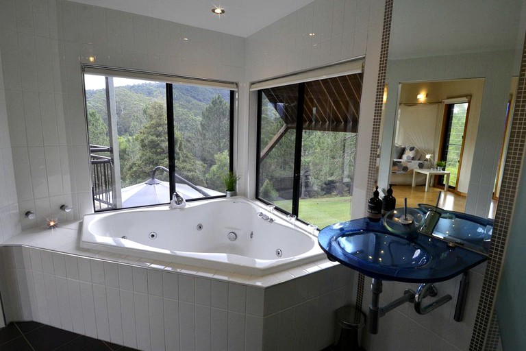 Cabins (Uki, New South Wales, Australia)