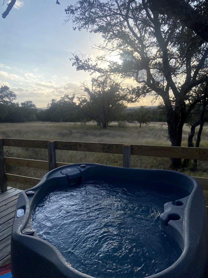 Eco-Friendly Cabin with Private Hot Tub for a Relaxing Getaway near Dallas, Texas