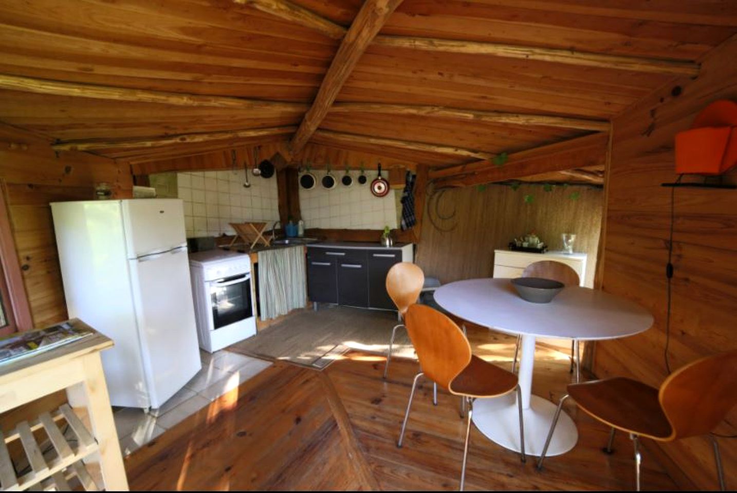 Unique Tranquil Yurt with Breathtaking Views near Vineyards in France's Cévennes Mountains