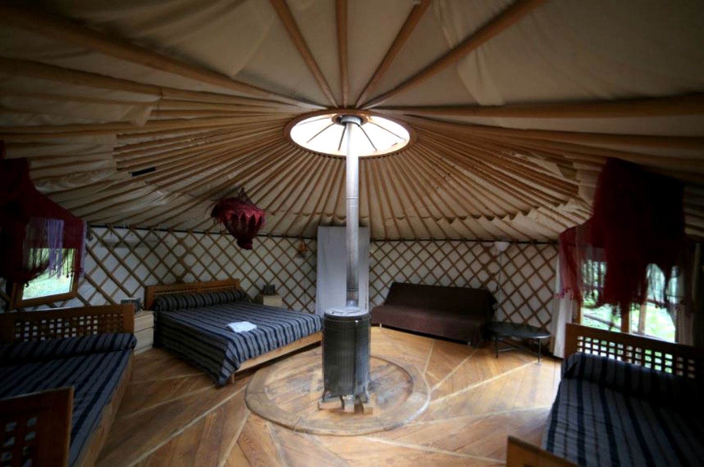 Unique Tranquil Yurt with Breathtaking Views near Vineyards in France's Cévennes Mountains