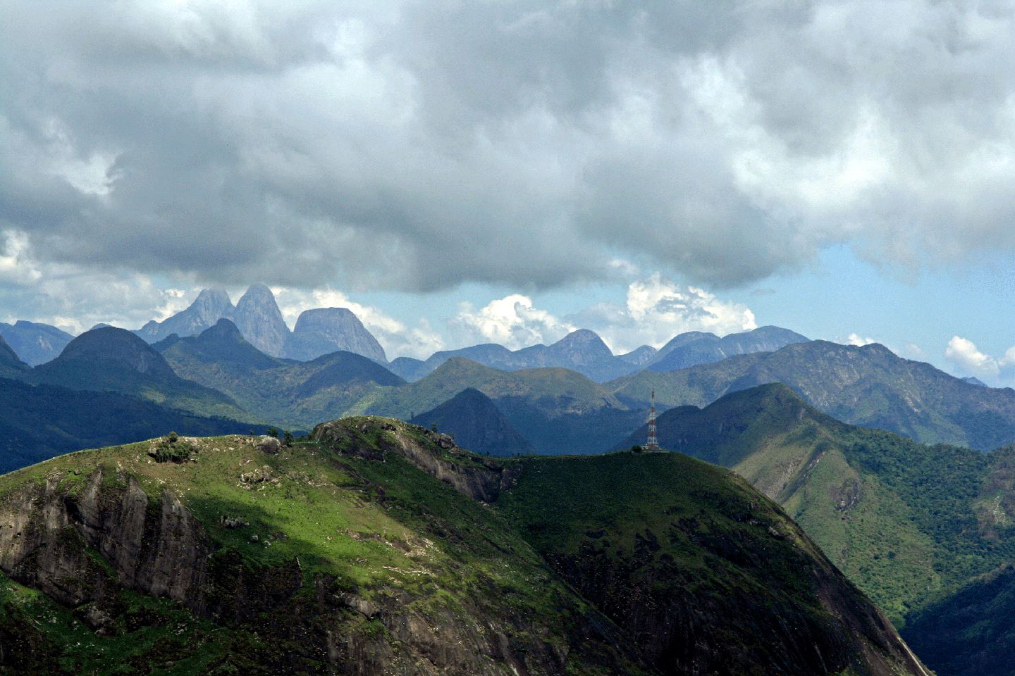 Luxurious Suite Rental with Wi-Fi and Breakfast Included in Organ Mountains of Brazil