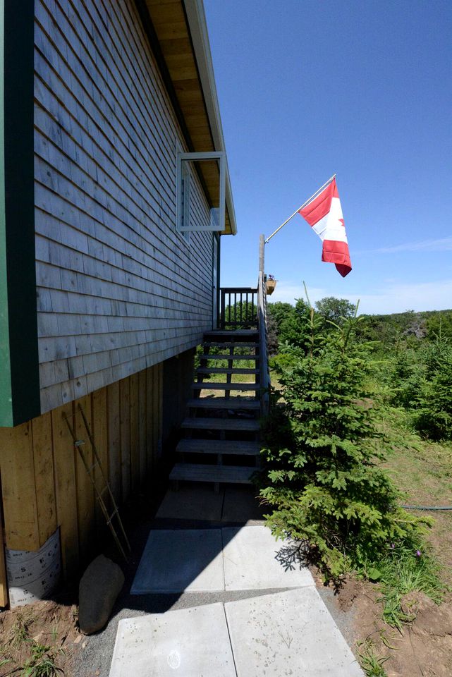 Cheerful Victoria Beach Cabin Rental Ideal for Glamping in Nova Scotia