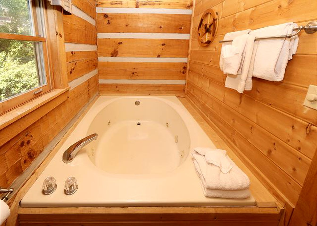 Exclusive Cabin Rental near the Great Smoky National Park in Tennessee