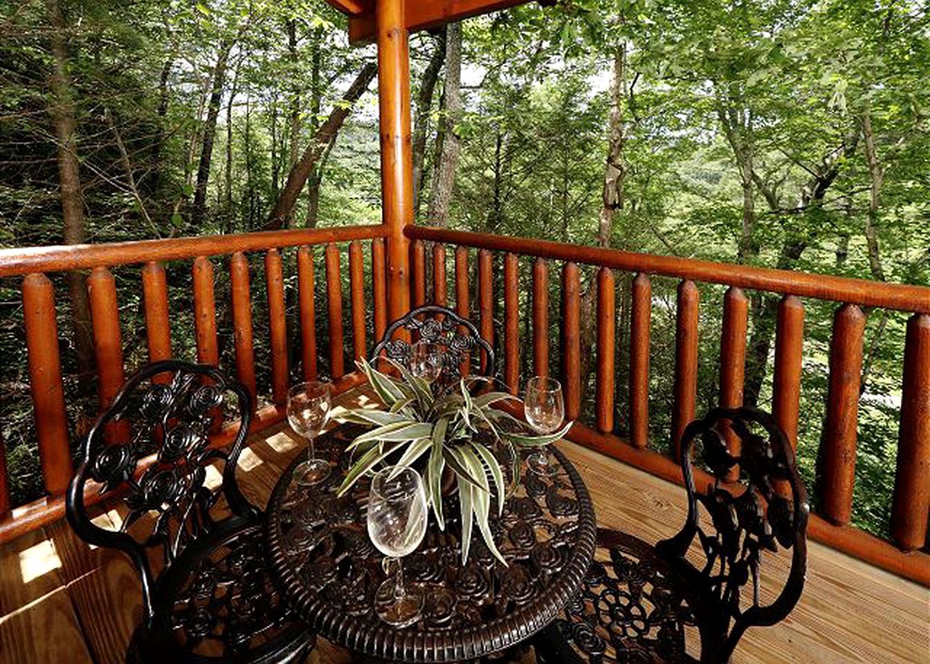 Dog-Friendly Cabin Rental with a Hot Tub near Gatlinburg, Tennessee