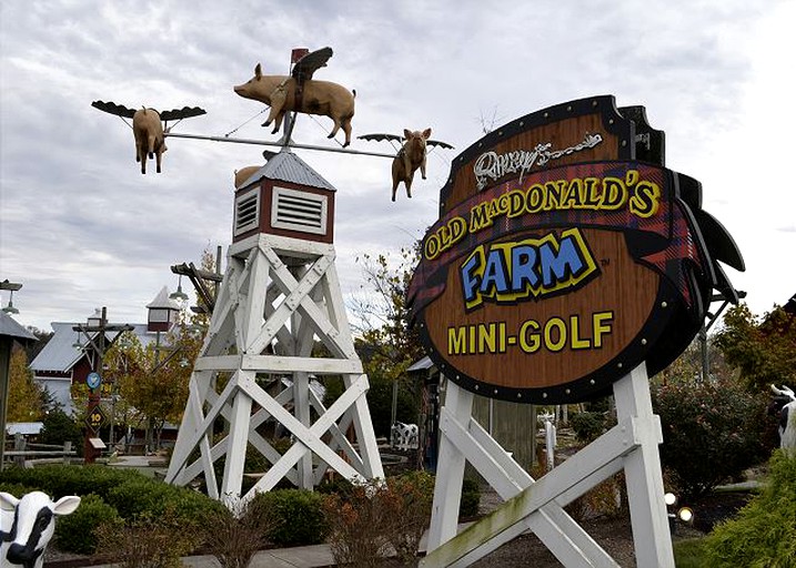 Log Cabins (Sevierville, Tennessee, United States)