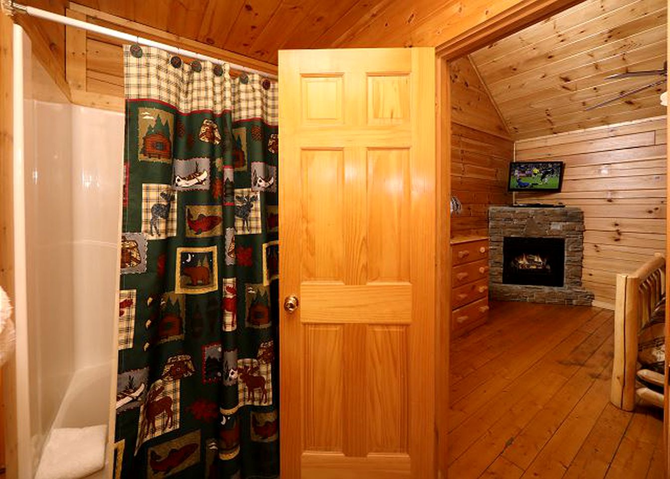 Dog-Friendly Log Cabin Rental with a Private Hot Tub near Sevierville, Tennessee